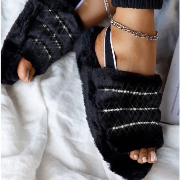 Shoes - 🔥Puff Fluff Rhinestone Slippers Black Ships🔥